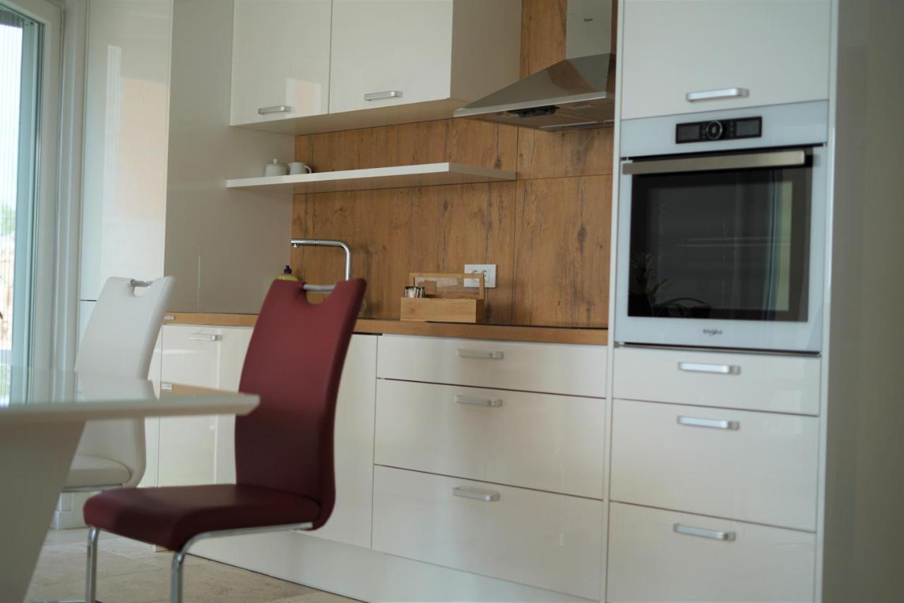 Villa M - Your Business & Holiday Apartment In Šibenik Buitenkant foto