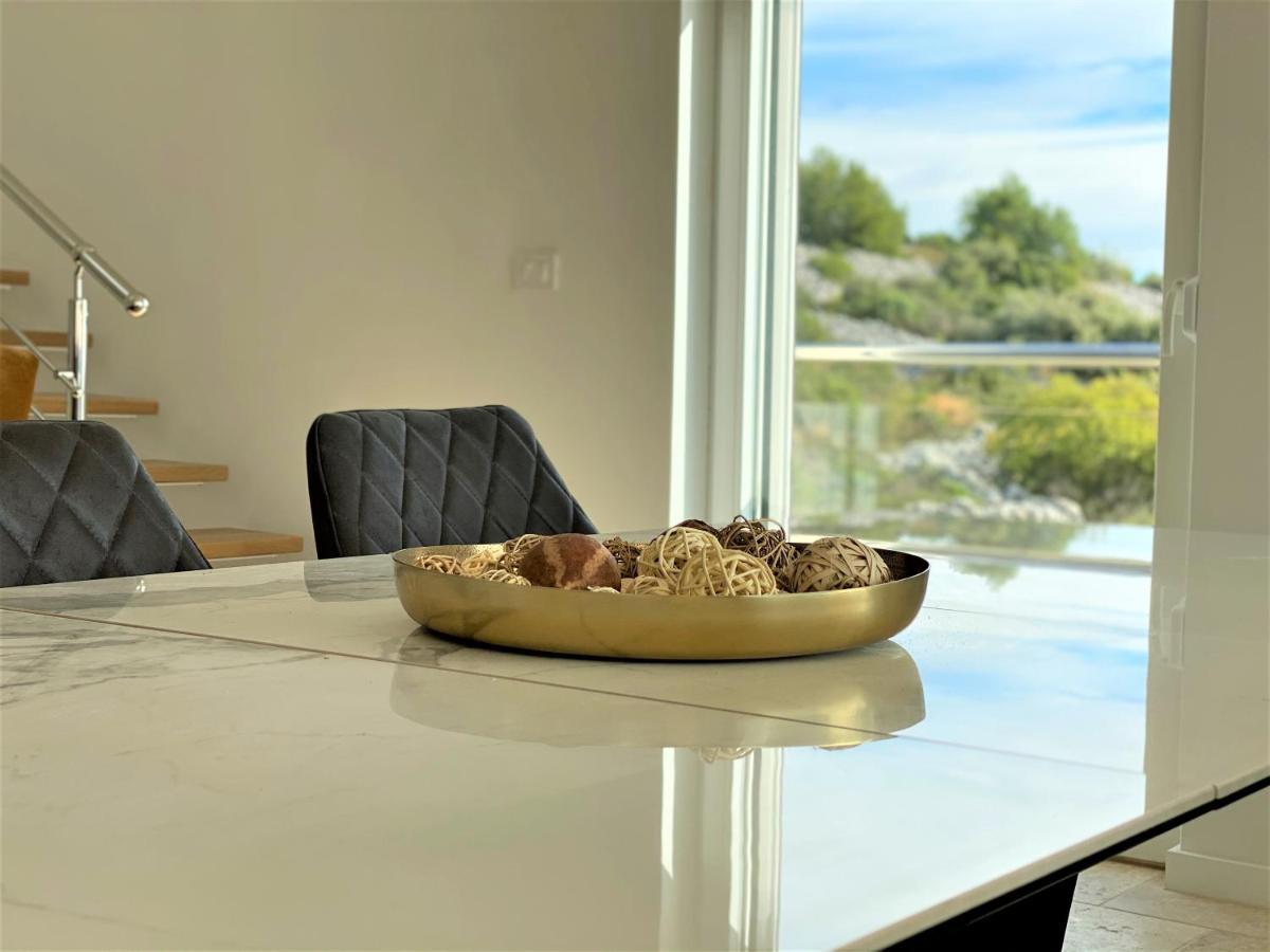Villa M - Your Business & Holiday Apartment In Šibenik Buitenkant foto
