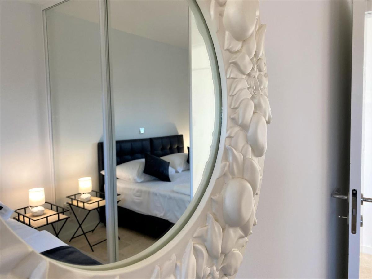 Villa M - Your Business & Holiday Apartment In Šibenik Buitenkant foto
