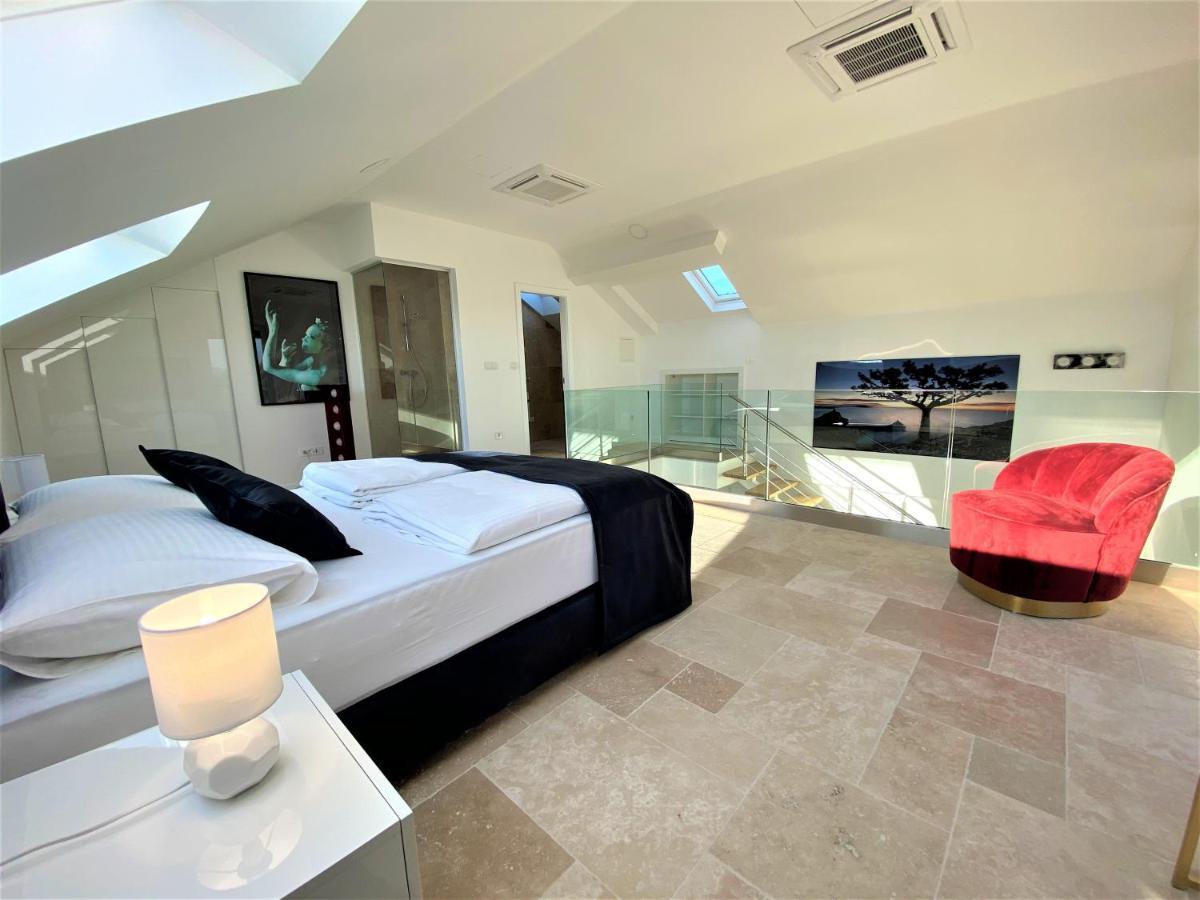 Villa M - Your Business & Holiday Apartment In Šibenik Buitenkant foto