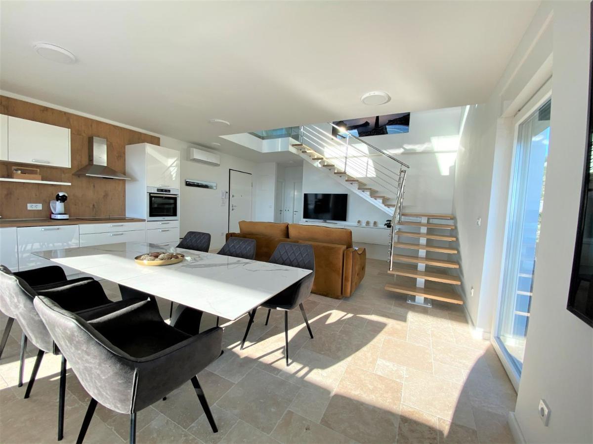 Villa M - Your Business & Holiday Apartment In Šibenik Buitenkant foto