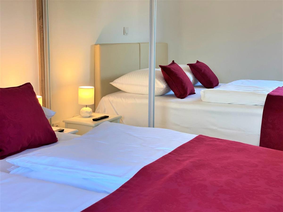 Villa M - Your Business & Holiday Apartment In Šibenik Buitenkant foto