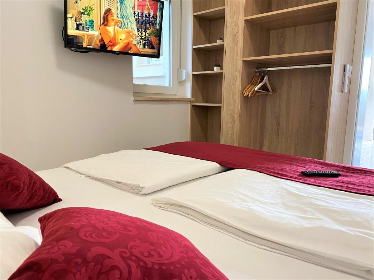 Villa M - Your Business & Holiday Apartment In Šibenik Buitenkant foto