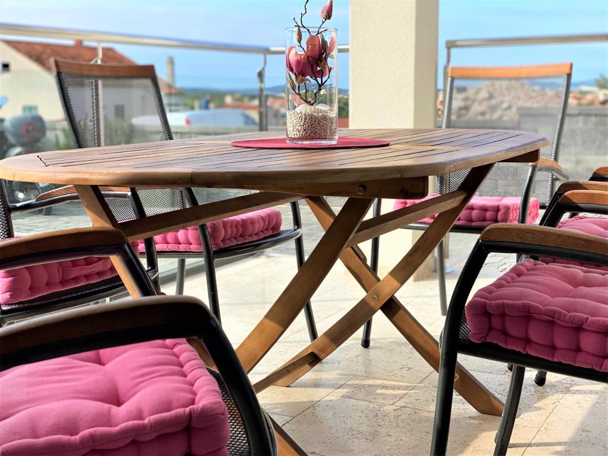 Villa M - Your Business & Holiday Apartment In Šibenik Buitenkant foto