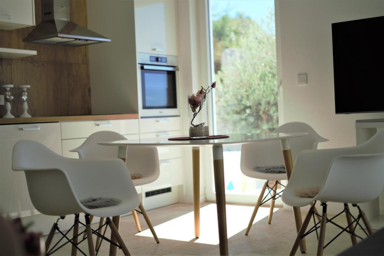 Villa M - Your Business & Holiday Apartment In Šibenik Buitenkant foto