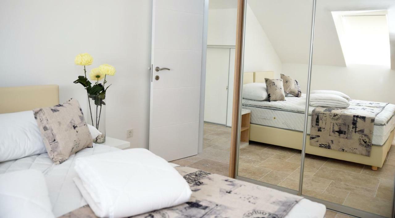 Villa M - Your Business & Holiday Apartment In Šibenik Buitenkant foto