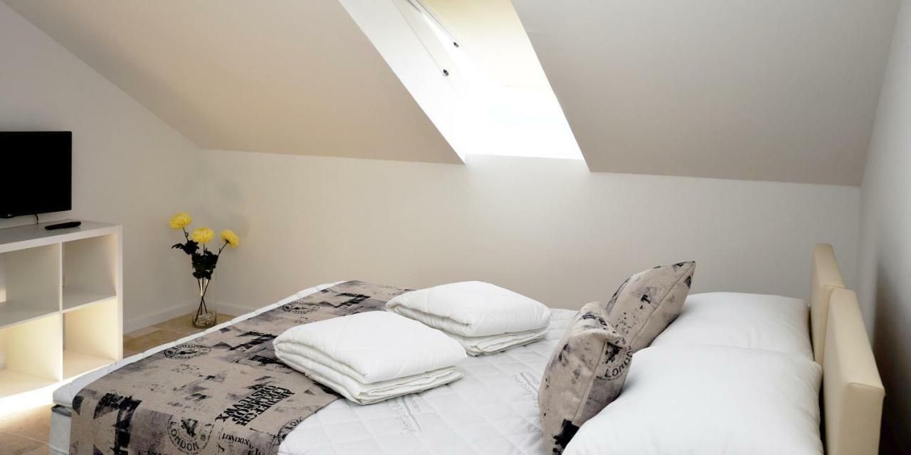 Villa M - Your Business & Holiday Apartment In Šibenik Buitenkant foto