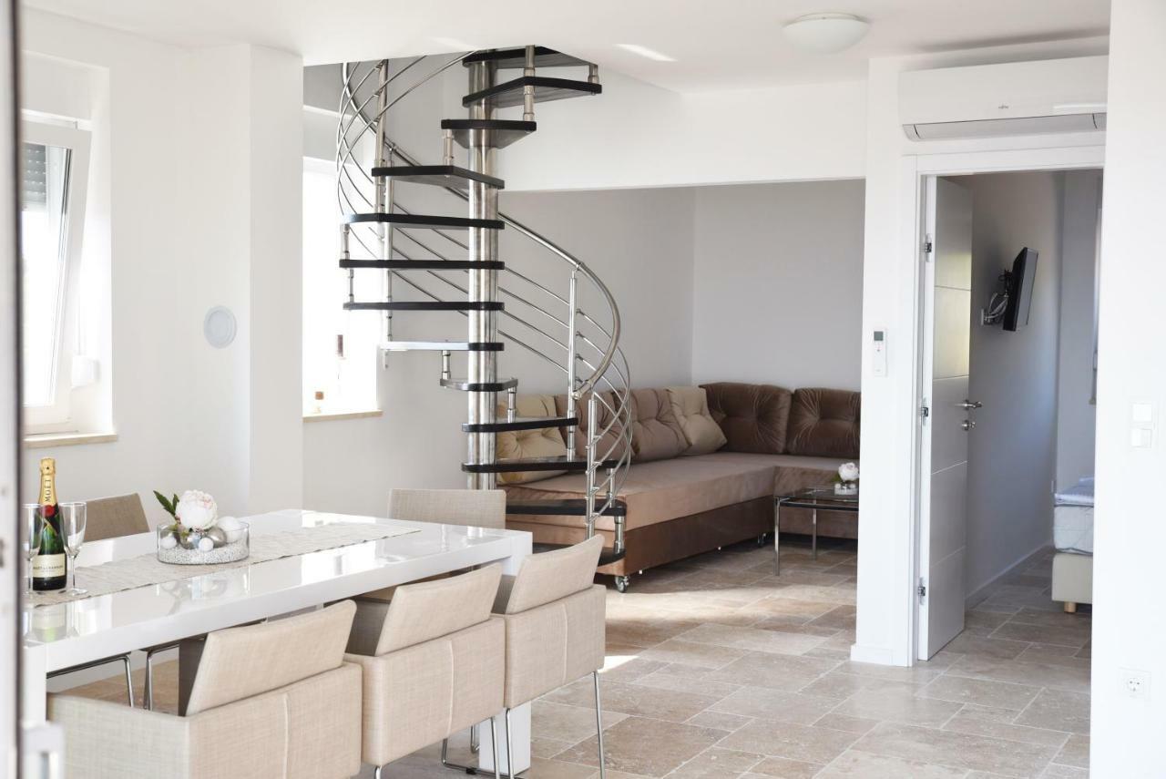 Villa M - Your Business & Holiday Apartment In Šibenik Buitenkant foto