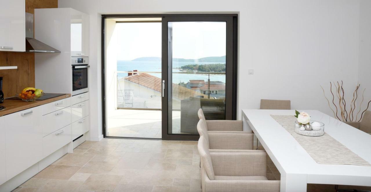 Villa M - Your Business & Holiday Apartment In Šibenik Buitenkant foto