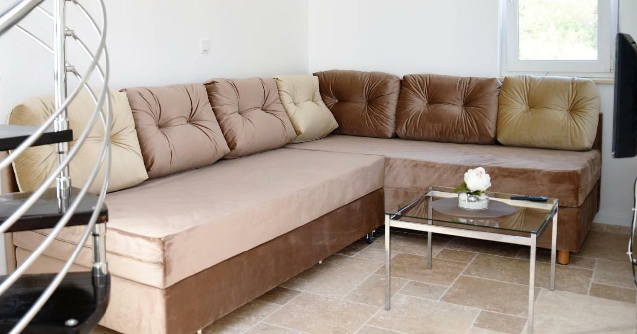 Villa M - Your Business & Holiday Apartment In Šibenik Buitenkant foto