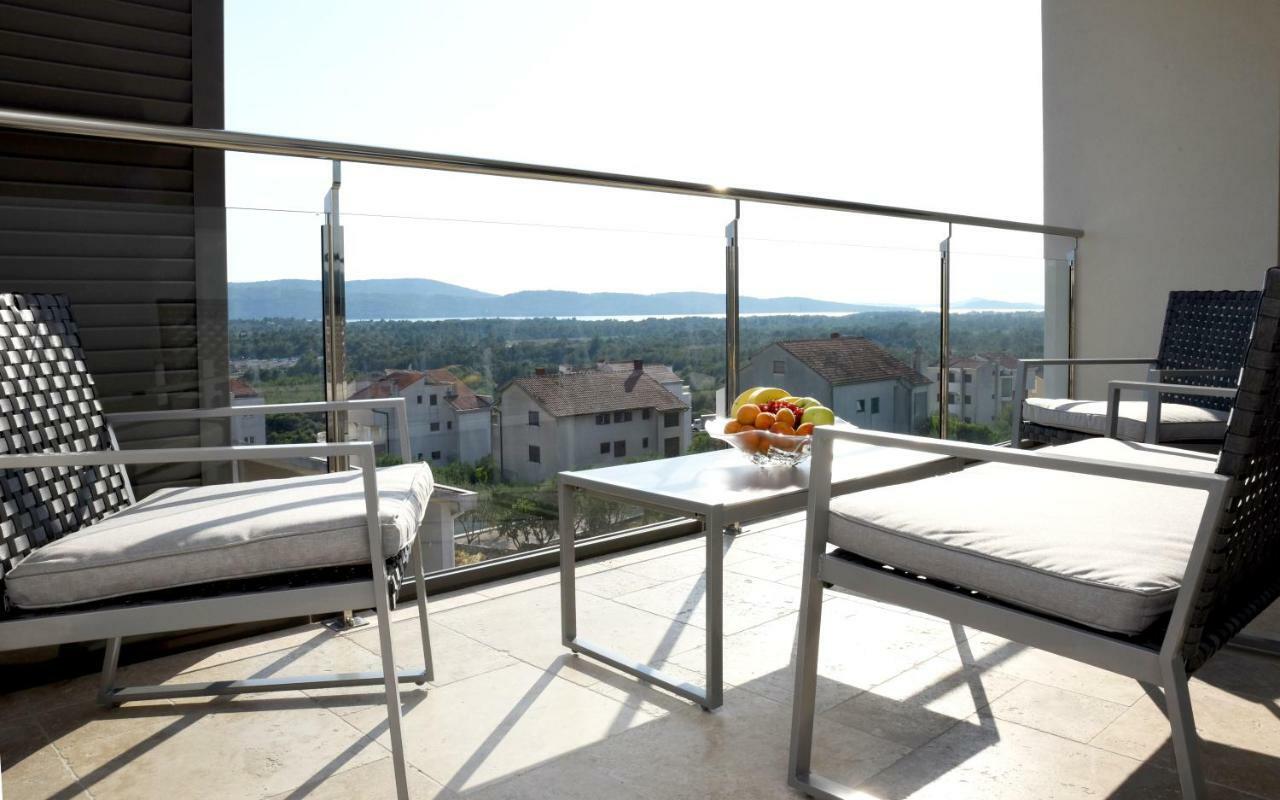 Villa M - Your Business & Holiday Apartment In Šibenik Buitenkant foto