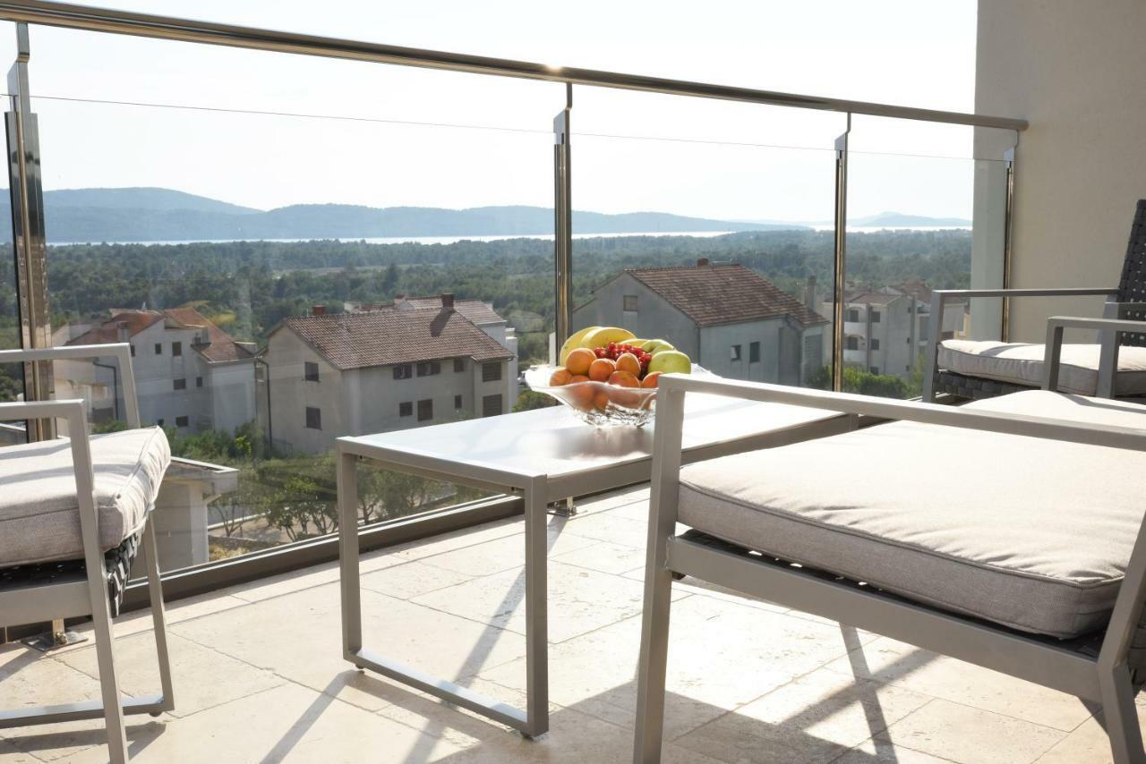 Villa M - Your Business & Holiday Apartment In Šibenik Buitenkant foto