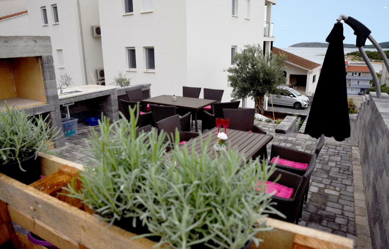 Villa M - Your Business & Holiday Apartment In Šibenik Buitenkant foto